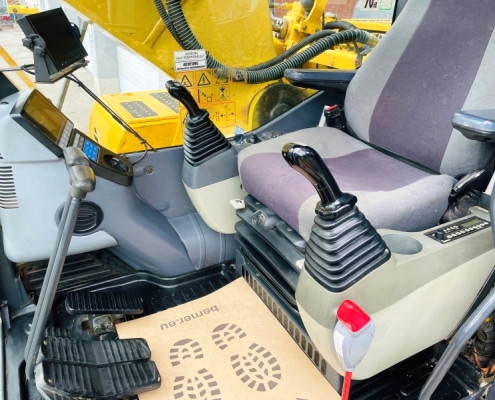 Komatsu PC240 NLC-8 Kettenbagger gebraucht_05